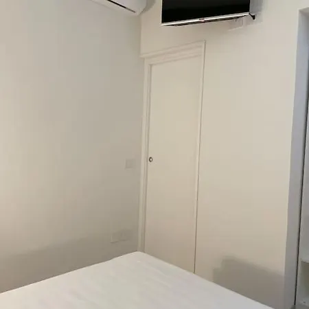 Delia'S Apartments Acireale Esterno foto